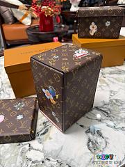 Colestore Louis Vuitton Triplets Cardboard Box Inside a Pink Microfiber 19 x 13 x 13cm - 3