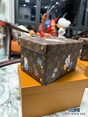 Colestore Louis Vuitton Triplets Cardboard Box Inside a Pink Microfiber 19 x 13 x 13cm - 2