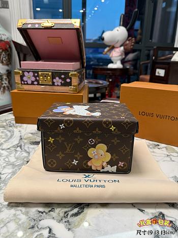 Colestore Louis Vuitton Triplets Cardboard Box Inside a Blue Microfiber 19 x 13 x 13cm