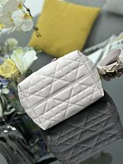 Colestore Dior Small Dior Toujours Vertical Tote Bag Charm Light Pink 18.5 x 18.5 x 12 cm - 5