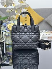Colestore Dior Small Dior Toujours Vertical Tote Bag Charm Black 18.5 x 18.5 x 12 cm - 6