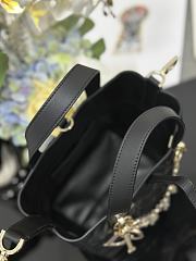 Colestore Dior Small Dior Toujours Vertical Tote Bag Charm Black 18.5 x 18.5 x 12 cm - 5