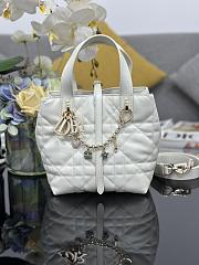 Colestore Dior Small Dior Toujours Vertical Tote Bag Charm Latte 18.5 x 18.5 x 12 cm - 1