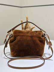 Colestore  Fendi Mamma Baguette Small Mini-bag in Brown Shearling 20x9x13cm - 2