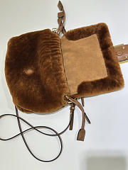 Colestore  Fendi Mamma Baguette Small Mini-bag in Brown Shearling 20x9x13cm - 4