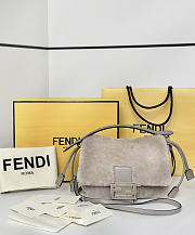 Colestore  Fendi Mamma Baguette Small Mini-bag in Grey Shearling 20x9x13cm - 1