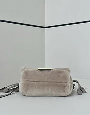 Colestore  Fendi Mamma Baguette Small Mini-bag in Grey Shearling 20x9x13cm - 6