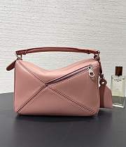 Colestore Loewe Small Featherlight Puzzle Bag in Nappa Lambskin Blush 24x10.5x16.5cm - 6