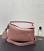 Colestore Loewe Small Featherlight Puzzle Bag in Nappa Lambskin Blush 24x10.5x16.5cm - 2
