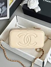Colestore Chanel Small Vanity Case With Top Handle Light Beige 9.5x17x8cm - 4