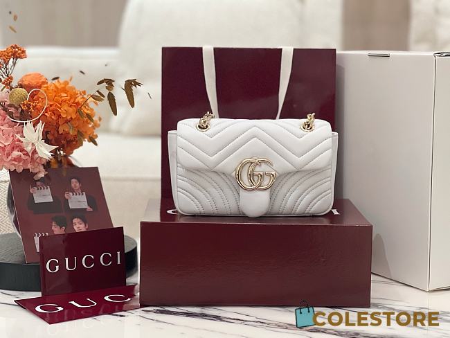 Colestore  Gucci GG Marmont Small Shoulder Bag in White Leather 22 × 12.5 × 6 cm - 1