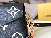 Colestore Louis Vuitton Pochette Métis East West in Noir Beige M46596 21.5x13.5x6cm - 5