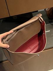 Colestore Chanel MAXI FLAPBAG   Grained Calfskin & Silver Metal  Light Brown  26 x 38.5 x 11cm - 6