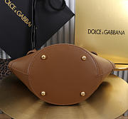 Colestore  Dolce & Gabbana Capri coffa bag in calfskin in Brown 18x15x13cm - 6