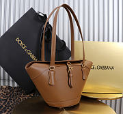 Colestore  Dolce & Gabbana Capri coffa bag in calfskin in Brown 18x15x13cm - 4