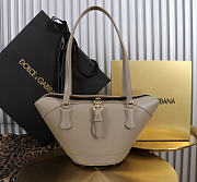 Colestore  Dolce & Gabbana Capri coffa bag in calfskin in Beige/taupe 18x15x13cm - 1