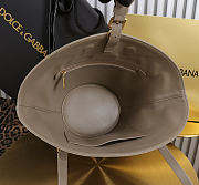 Colestore  Dolce & Gabbana Capri coffa bag in calfskin in Beige/taupe 18x15x13cm - 5