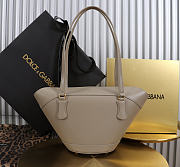 Colestore  Dolce & Gabbana Capri coffa bag in calfskin in Beige/taupe 18x15x13cm - 4