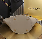 Colestore  Dolce & Gabbana Capri coffa bag in calfskin in Beige/taupe 18x15x13cm - 3