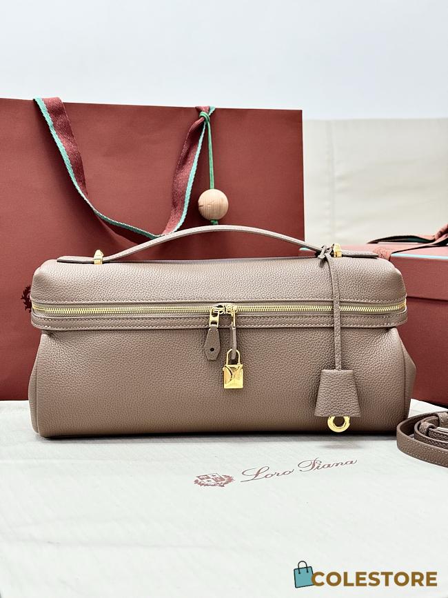 Colestore  Loro Piana Extra Softy Bag L33 Calfskin Fossil/Sun Gold 33 x 14 x 9cm - 1