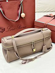 Colestore  Loro Piana Extra Softy Bag L33 Calfskin Fossil/Sun Gold 33 x 14 x 9cm - 4