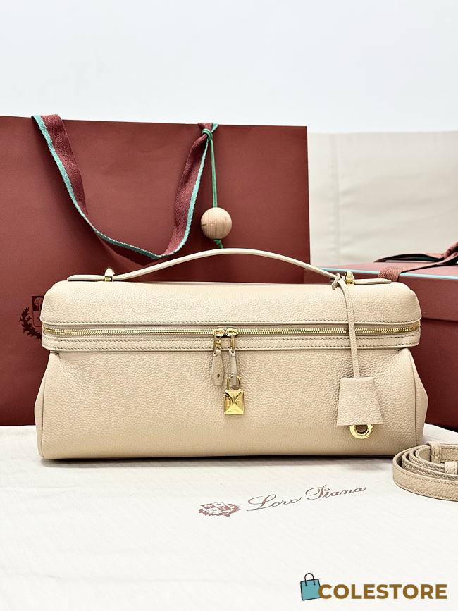 Colestore  Loro Piana Extra Softy Bag L33 Calfskin  Ancient Sandstone/Sun Gold 33 x 14 x 9cm - 1