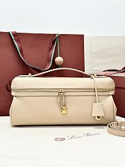 Colestore  Loro Piana Extra Softy Bag L33 Calfskin  Ancient Sandstone/Sun Gold 33 x 14 x 9cm - 1