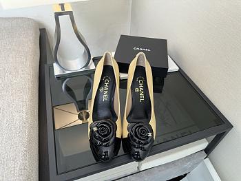 	 Colestore Chanel Camellia Patent Leather Pumps with CC Logo Beige & Black