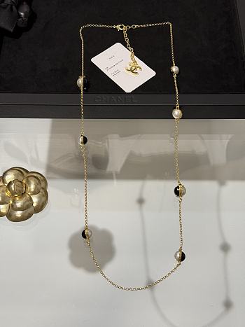 Colestore Chanel CC Logo Long Necklace with Pearls and Black & White Beads – Gold Tone
