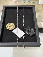 Colestore Chanel CC Logo Long Necklace with Pearls and Black & White Beads – Gold Tone - 4