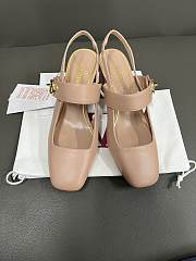 Colestore VALENTINO GARAVANI  Vlogo leather slingback Mary Jane pumps Beige 6.5cm - 1