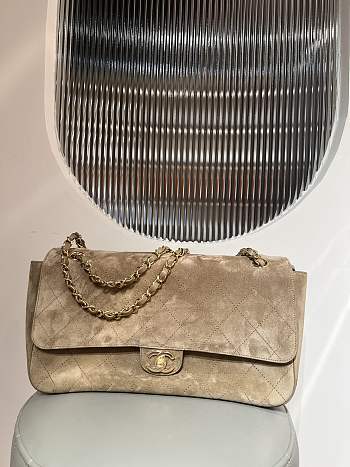 Colestore Chanel Large flap-top handbag   Suede calfskin & Gold-plated metal  Dark beige  19.5 x 32 x 10cm