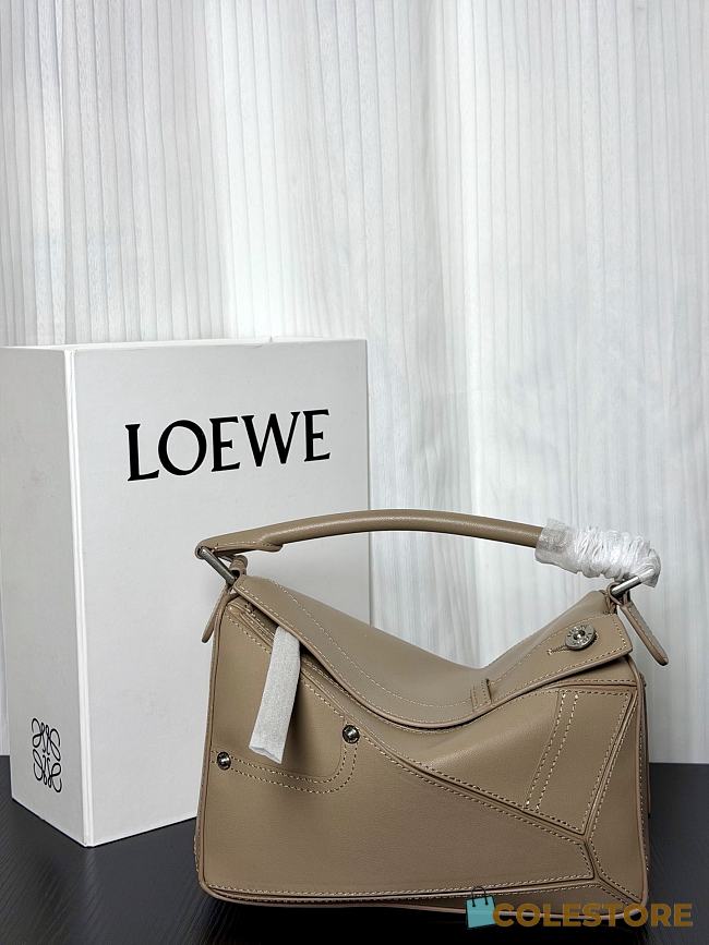  Colestore Loewe Panta large Puzzle bag in shiny calfskin Clay 24x10.5x16.5cm - 1