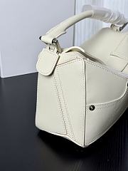 	 Colestore Loewe Panta large Puzzle bag in shiny calfskin Light Ghost 24x10.5x16.5cm - 5