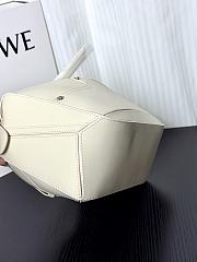 	 Colestore Loewe Panta large Puzzle bag in shiny calfskin Light Ghost 24x10.5x16.5cm - 4