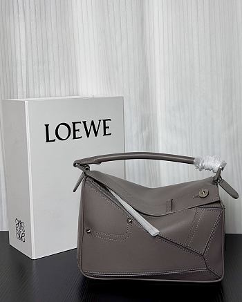 Colestore Loewe Panta large Puzzle bag in shiny calfskin Grey 24x10.5x16.5cm