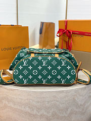 Colestore Louis Vuitton Christopher P9 MM Backpack Green 44x38x12.5cm - 3