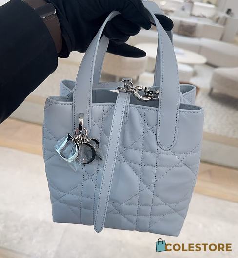 Colestore Dior Small Dior Toujours Vertical Tote Bag Ice Blue Macrocannage Calfskin 18.5 x 18.5 x 12 cm - 1