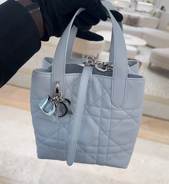 Colestore Dior Small Dior Toujours Vertical Tote Bag Ice Blue Macrocannage Calfskin 18.5 x 18.5 x 12 cm
