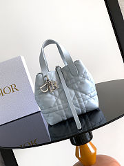 Colestore Dior Small Dior Toujours Vertical Tote Bag Ice Blue Macrocannage Calfskin 18.5 x 18.5 x 12 cm - 6
