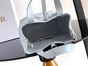 Colestore Dior Small Dior Toujours Vertical Tote Bag Ice Blue Macrocannage Calfskin 18.5 x 18.5 x 12 cm - 4