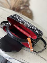 Colestore Louis Vuitton Capucines BB Crystal Embroidery Bag Black 27 x 17.3 x 9 cm - 2