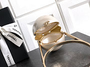 Colestore  Chanel Pearl ring minaudiere, Plexi & gold-tone metal, Pearly White 8.5 cm diameter - 6