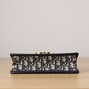 Colestore Dior 30 Montaigne East-West Bag with Chain Blue Dior Oblique Jacquard 21 x 12 x 6 cm - 5