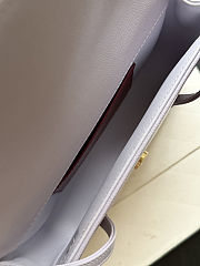 	 Colestore Chanel Clutch with Leather strap Glossy Calfskin with Grain Effect & Gold-Plated Metal Lilac 17x11.5x5cm - 2