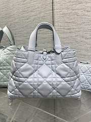 Colestore Dior Medium Dior Toujours Bag Ice Blue Macrocannage Calfskin  28.5 x 21.5 x 17 cm - 5