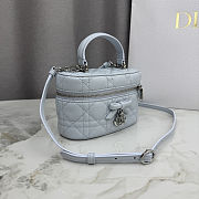 	 Colestore Dior Mini Vanity Ice Blue Cannage Lambskin 17 x 10.5 x 8 cm - 6