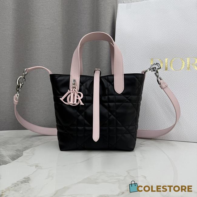 Colestore Dior Small Dior Toujours Vertical Tote Bag Rose Soupir and Black Macrocannage Calfskin 18.5x18.5x12cm - 1