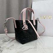 Colestore Dior Small Dior Toujours Vertical Tote Bag Rose Soupir and Black Macrocannage Calfskin 18.5x18.5x12cm - 6