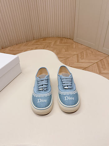 Colestore Dior Saltwind Sneaker Bleu Ciel Dior Oblique Embroidered Cotton and White Lace